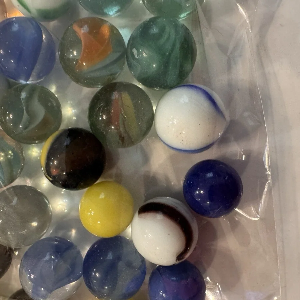 ESTATE Find lot‎ of vintage Marbles Banana Cats Eye Blizzard Helmets More 0026